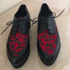 Platform Creeper in Black w/Red Leopard Faux Fur